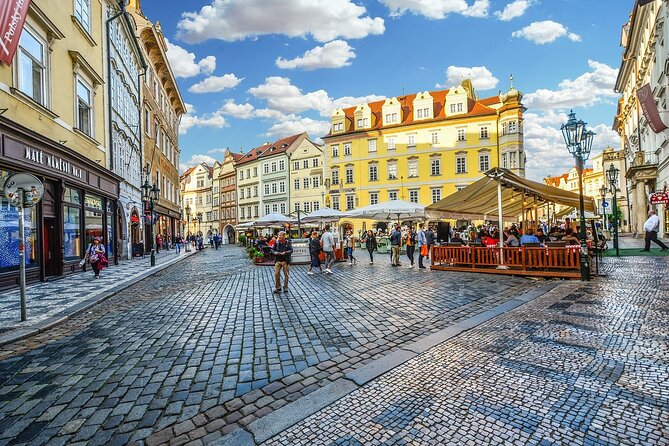 Private Transfer From Budapest to Prague With 2 Hours for Sightseeing - The Sum Up