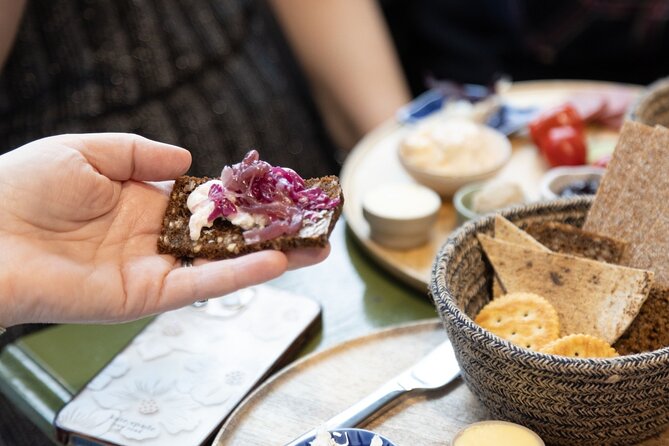 Reykjavik Food Tour - Supermarket Tour & Lunch at Microbrewery - Grocery Store Visit