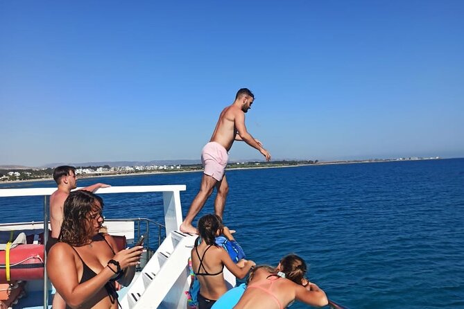 90-Minutes Glass Bottom Trip With Quick Dip