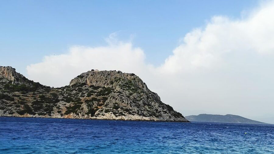 Agistri: the Ultimate Experience on Aponissos Island - Location and Accessibility