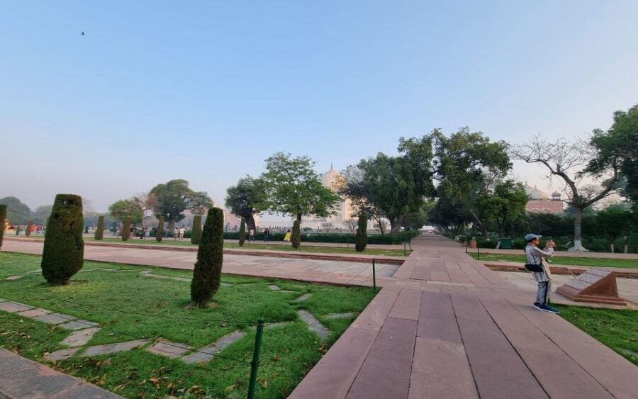Agra : Taj Mahal & Agra Fort With Local Tour Guide - Good To Know