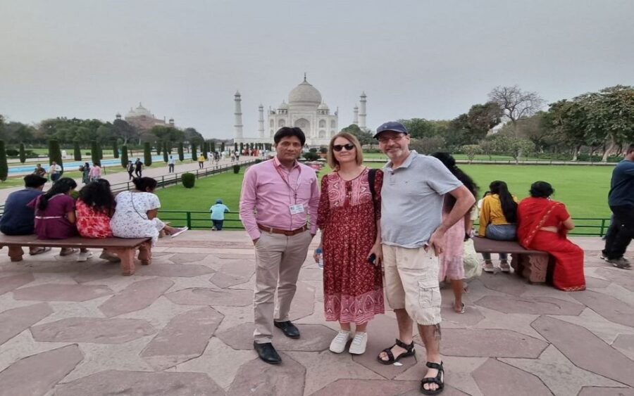 Agra: Taj Mahal Guided Tour With Lunch at 5-Star Hotel