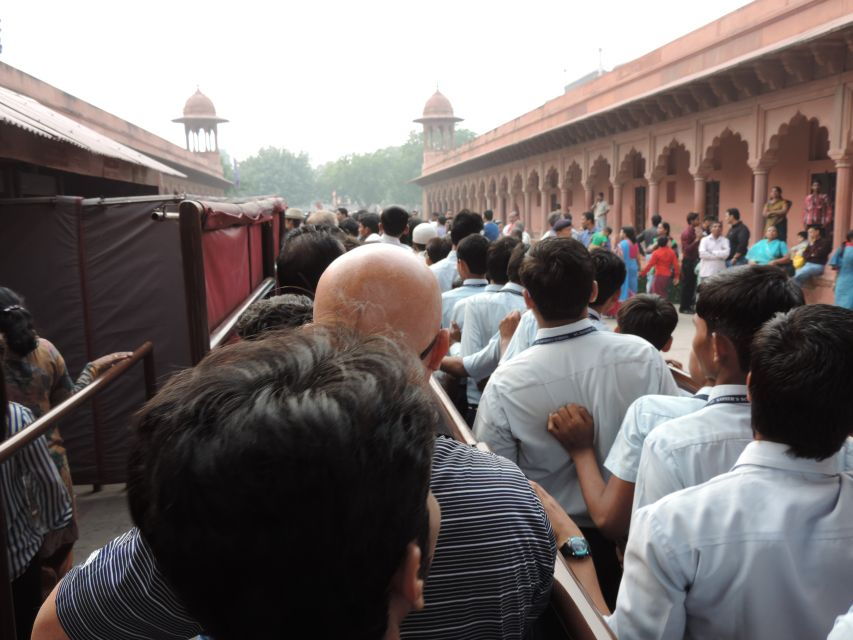 Agra: Taj Mahal Jump the Queue Entrance Ticket