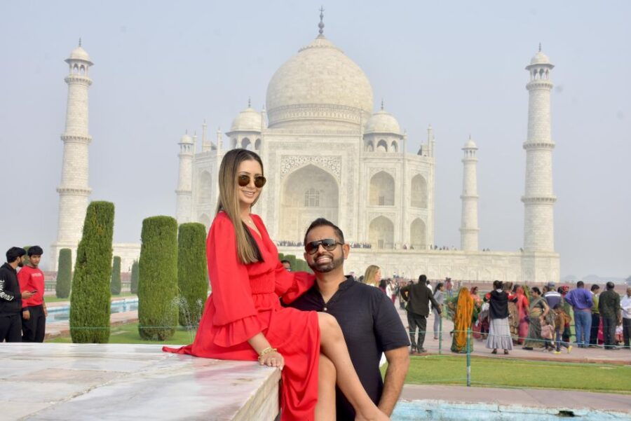 Agra: Taj Mahal With Mausoleum Skip the Line Tickets & Guide