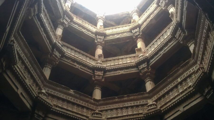 Ahmedabad: Adalaj Stepwell & Religious Tour With Transfer - Good To Know