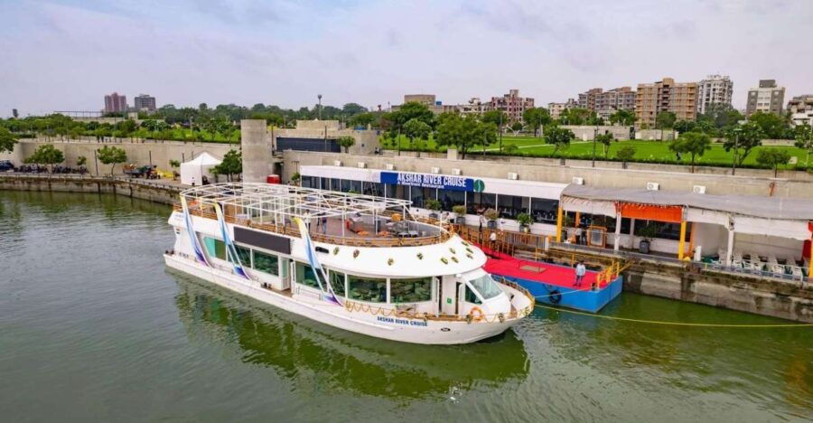 Ahmedabad Cruise Restaurant (Sabarmati Riverfront Cruise) - Good To Know
