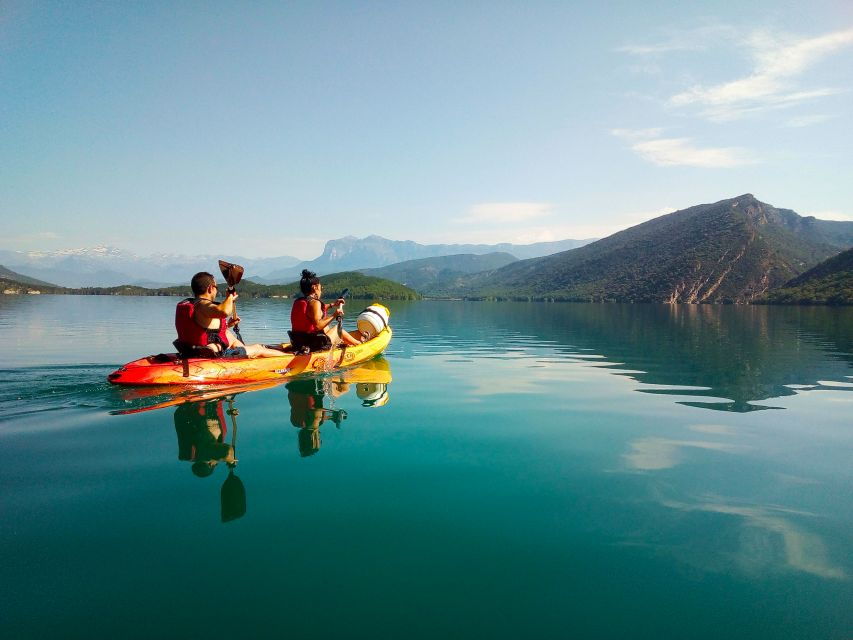 Ainsa: 3-Hour Guided Kayaking Tour on Lake Mediano