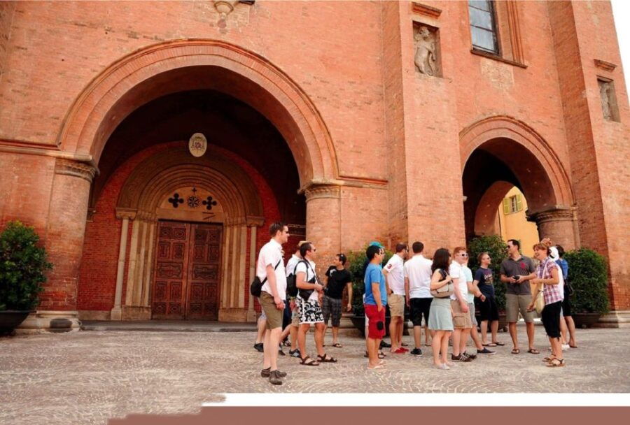 Alba: Historic Town Highlights Guided Walking Tour - Itinerary