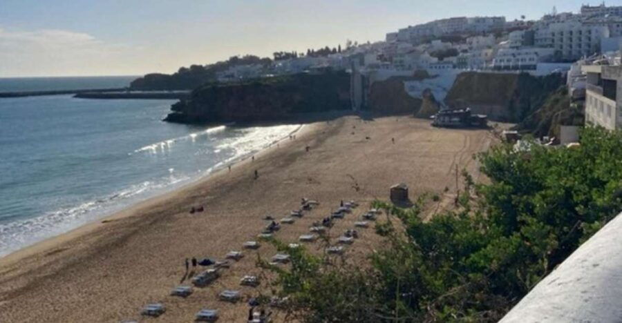 Albufeira: Old Town History Walking Tour With Drink - Duration and Languages
