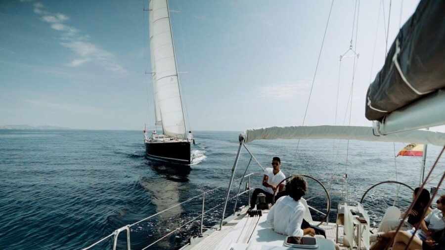 Alcudia: Unique All-Inclusive Romantic Sunset Sailing Trip