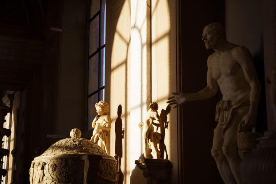 Alone in the Vatican Museums: Early Morning Tour & Breakfast - Experience