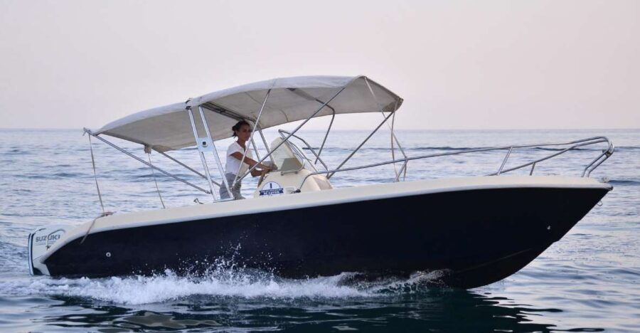 Amalfi Coast: Rent a Boat