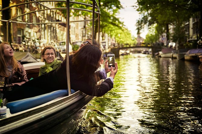 Amsterdam Private Canal Cruise With Live Guide and Drinks - Good To Know