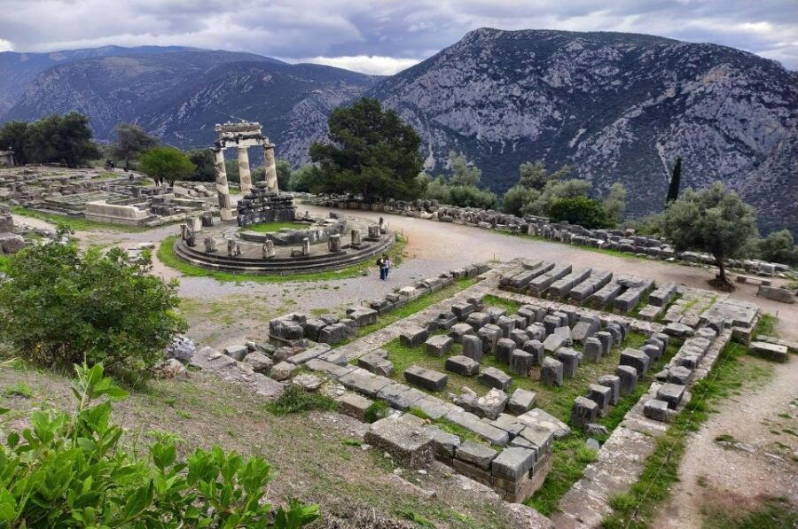 Athens to Delphi & Arachova Private Guided Tour With Lunch - Good To Know