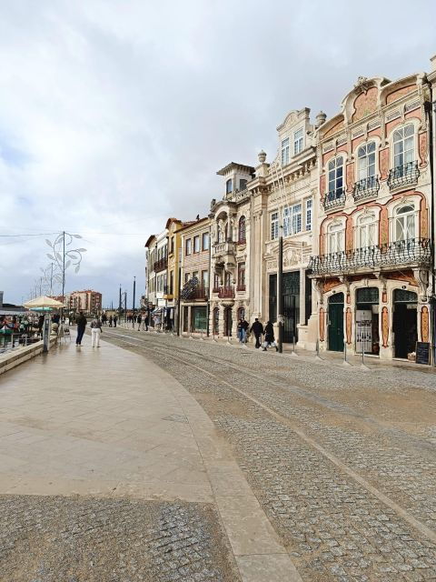 Aveiro: Private Walking Tour in the City and Moliceiro Boat - Itinerary
