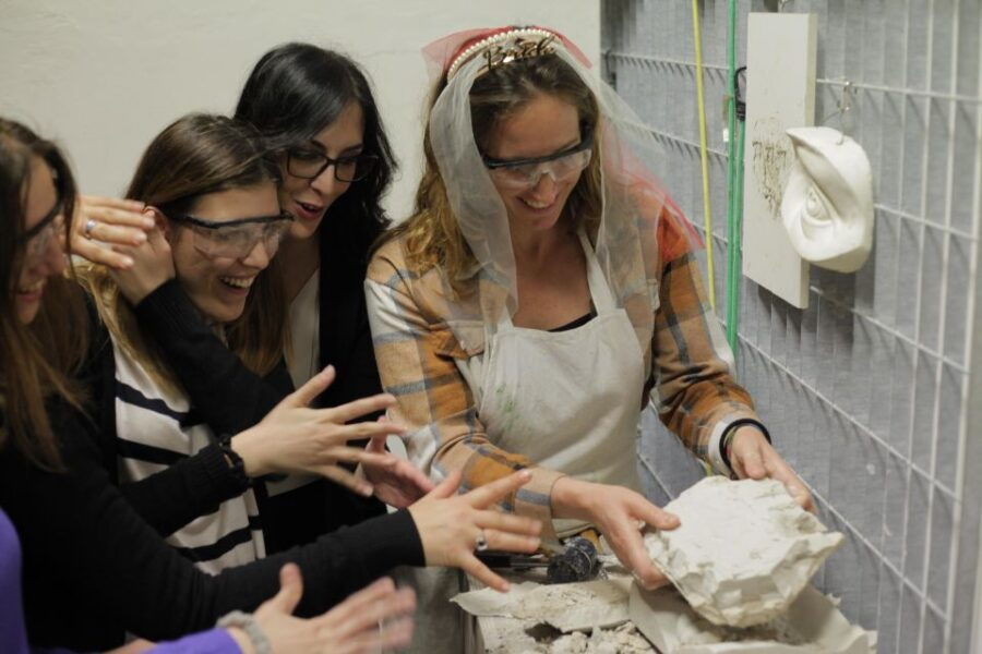 Bachelorette Party in Florence: Sculpting the David - Workshop Description