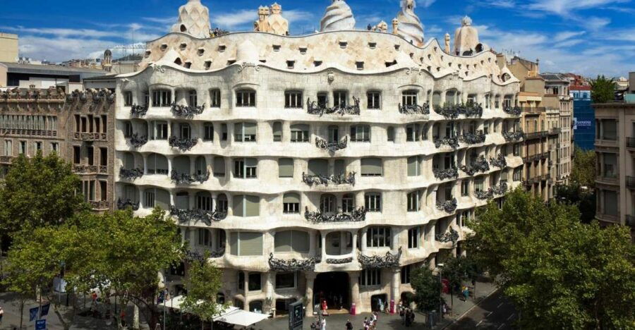 Barcelona: Fast Track La Pedrera Guided Tour - Good To Know