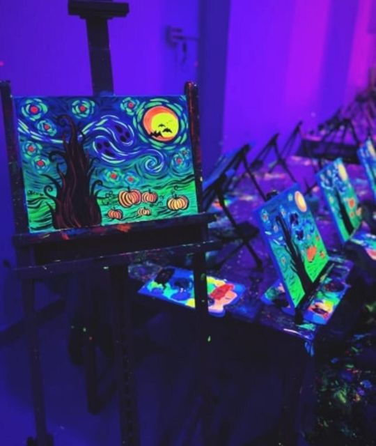 Barcelona: Wine Gogh Glow Academy Paint and Sip Class - Event Details