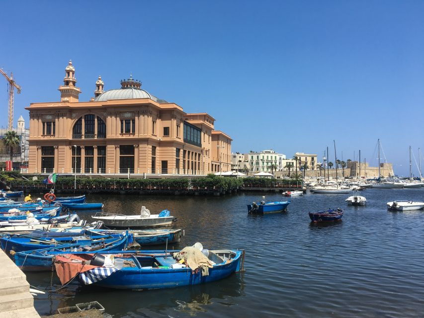 Bari: Private Walking Tour With Focaccia Tasting
