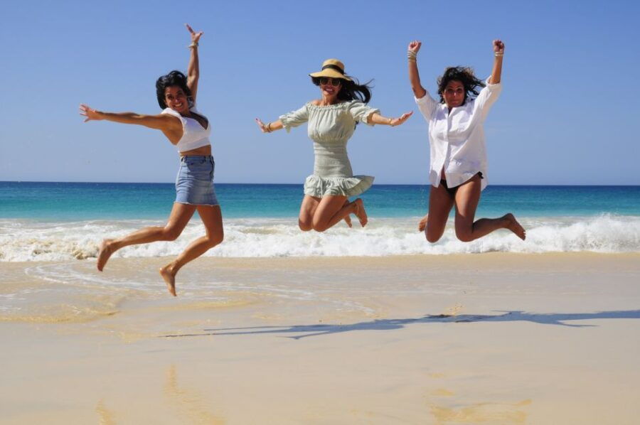 Boa Vista: Santa Monica, Dunes, Caves and Village 4x4 Tour - Language Options