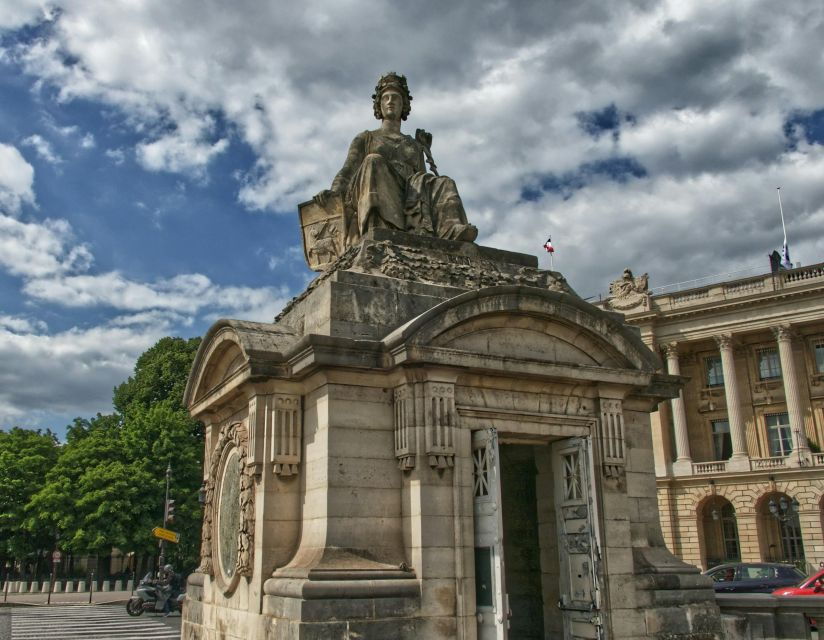 Boat Ride and Walking Tour in Paris - Good To Know