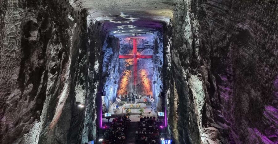 Bogotá: Salt Cathedral & Lake Guatavitá Tour With Lunch