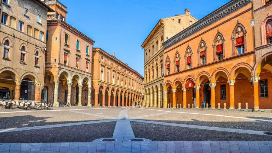 Bologna: City Exploration Game and Tour on Your Phone