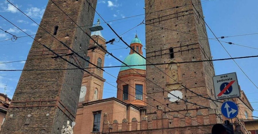 Bologna - Old Town Private Historic Walking Tour