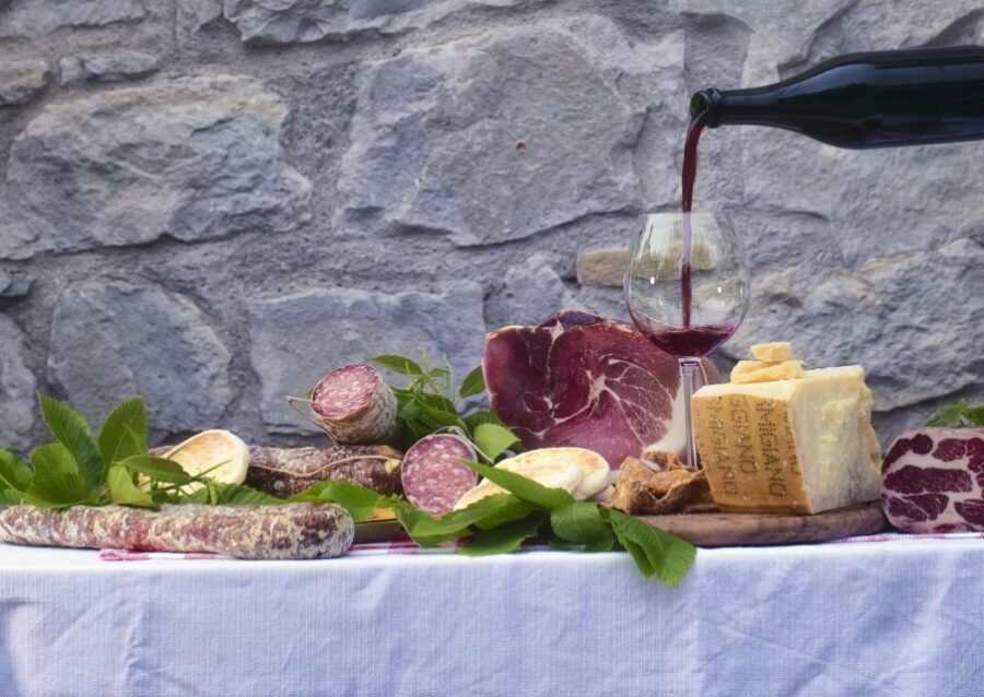Bologna: Private Balsamic, Prosciutto, and Wine Tasting Tour
