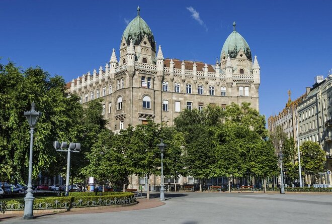 Budapest Christmas Walking Tour With Basilica Entry