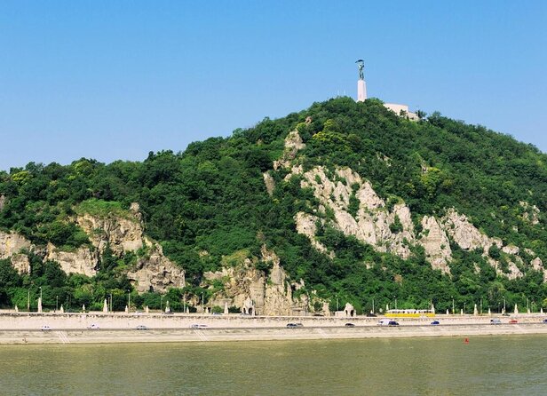 Budapest City Sightseeing Half-Day Tour