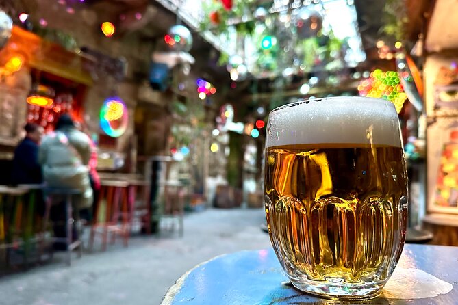 Budapest Urban Art – Private Street Art Tour With a Drink in a Ruin Bar