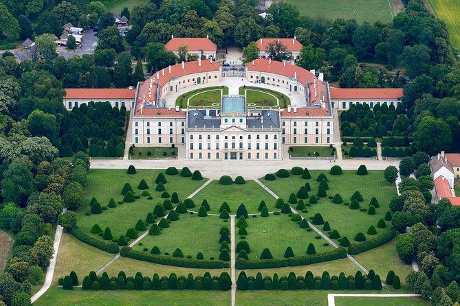 Budapest-Vienna One-Way Sightseeing Transfer