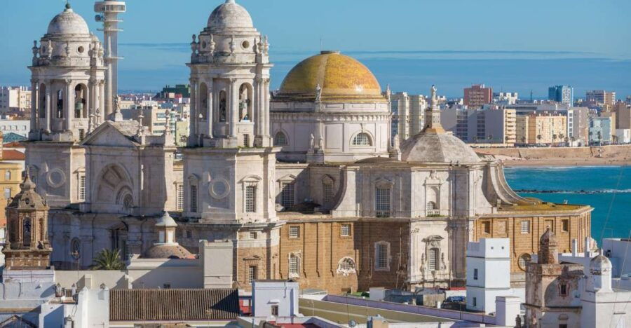 Cadiz: 3-Hour Guided Tour With Entry Tickets - Tour Experience