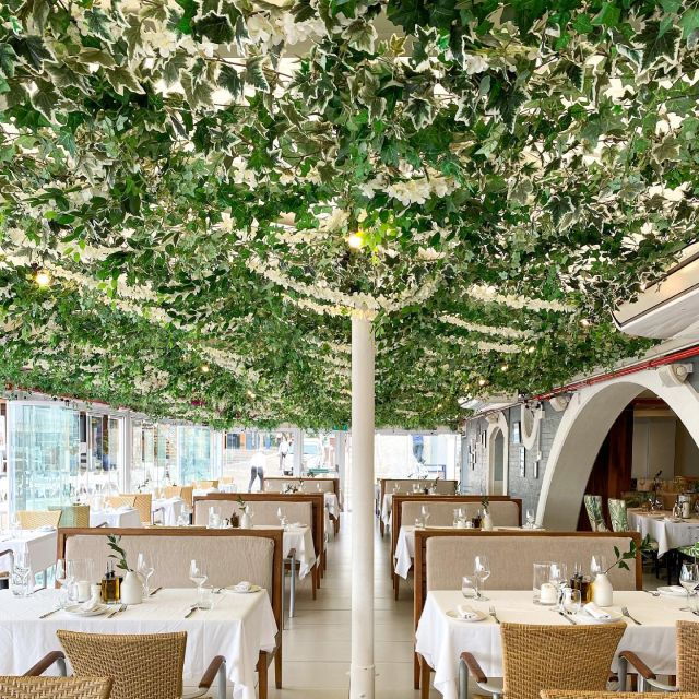 Cape Town: Coastal Cruise & 14-piece Sushi Meal