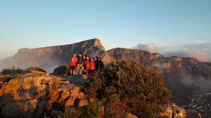 Cape Town: Lions Head Sunrise or Sunset Hike