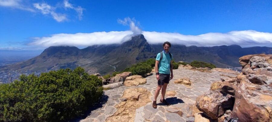 Cape Town: Lions Head Sunset Guided Hike in French