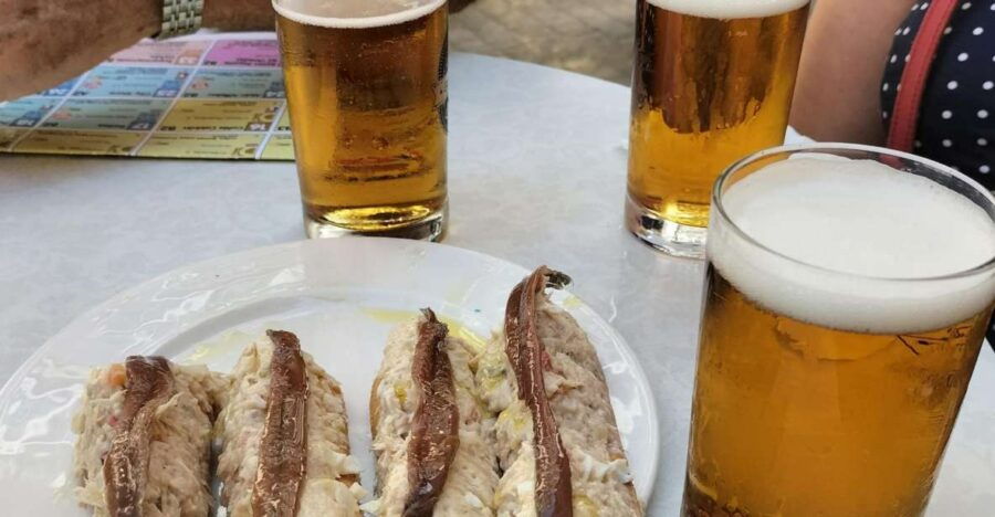 Cartagena: Guided Walking Tour With Tapas and Drinks