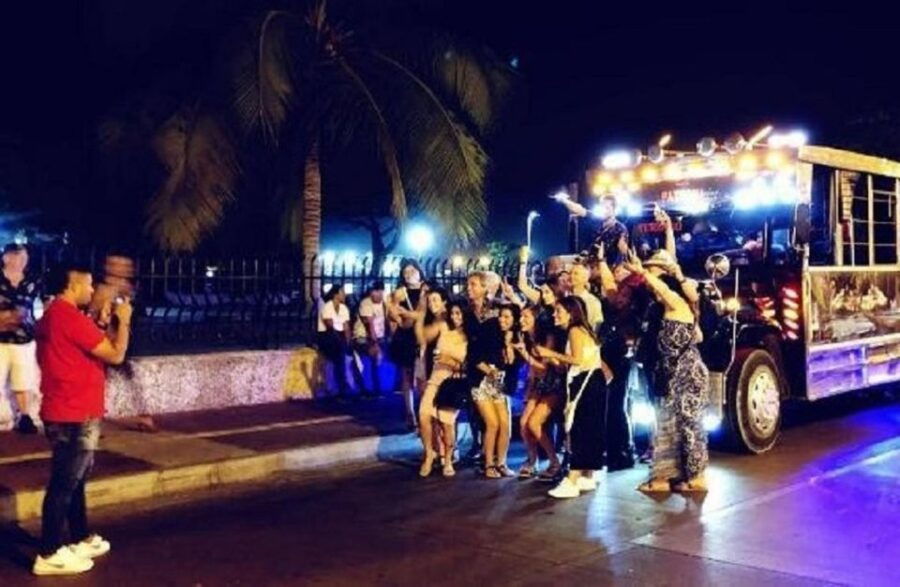 Cartagena: Mobile Disco, Liquor Included, Dancing and Tour - Logistics and Meeting Points