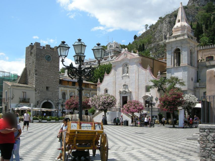 Cefalù: Mount Etna to 1900-Meters and Taormina Tour