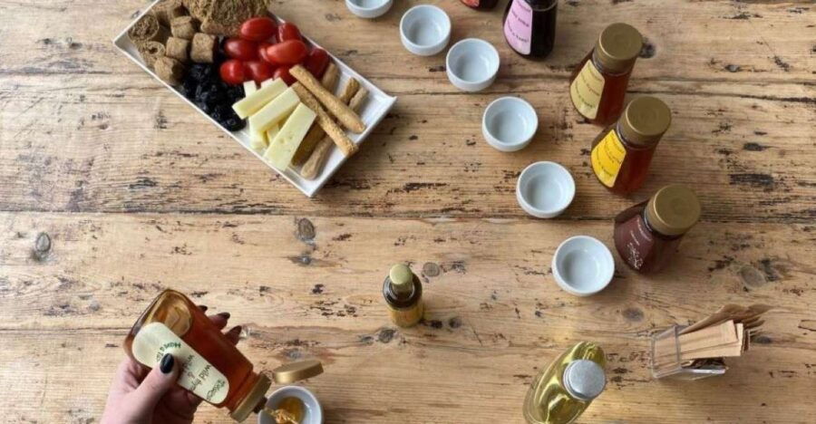 Chania: Culture Combo Pack (Samaria Gorge-Knossos-Tasting)