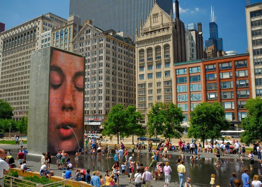 Chicago Downtown Highlights Private Walking Tour
