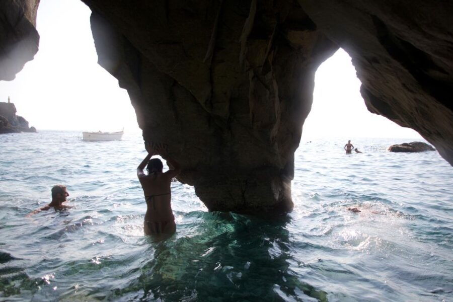 Cinque Terre: Afternoon Boat Tour With Brunch on Board - Good To Know