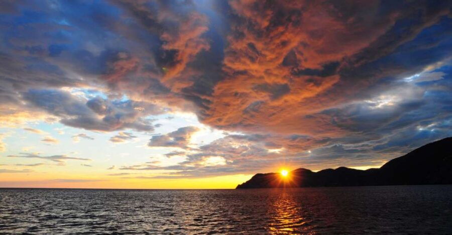 Cinque Terre: Sunset Cruise With Aperitif on Board - Good To Know
