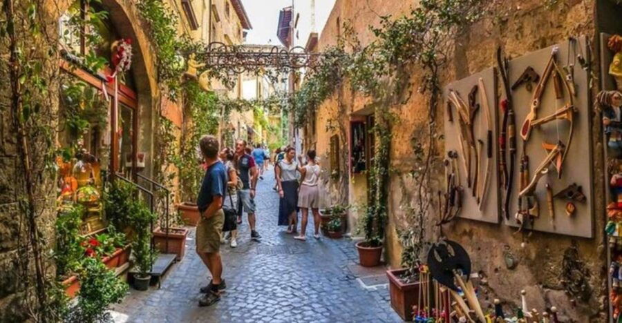 Civita Di Bagnoregio, Orvieto, Montepulciano Private Tour