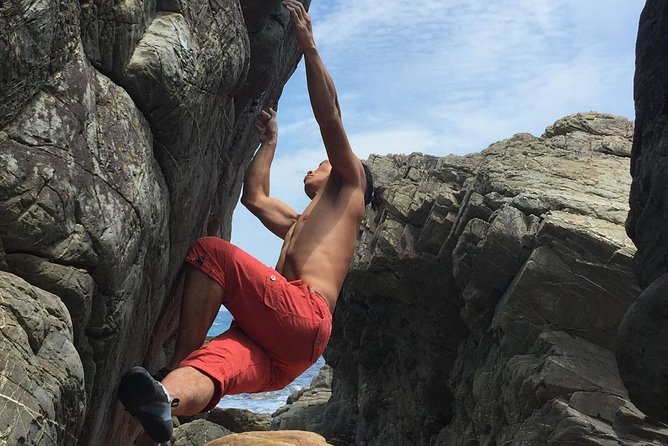 Climb the Rocks of Yakushima! Outdoor Bouldering Rental Mat