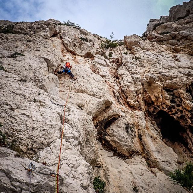 Climbing Discovery Session in the Calanques Near Marseille