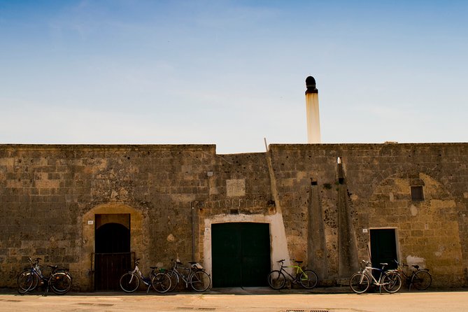 Cycling Across Salento: Capo Di Leuca 4-Hour Bike Tour