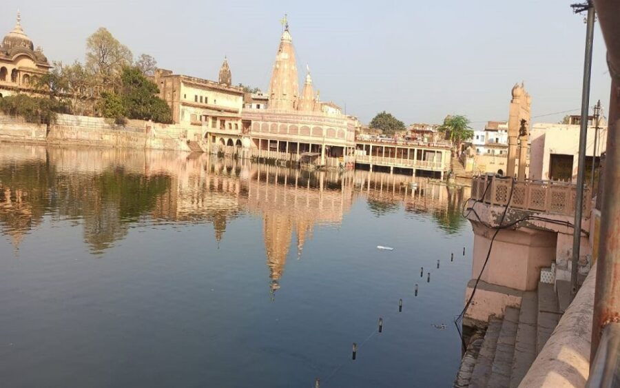 Delhi: Agra Mathura Vrindavan Sightseeing Tour With Lunch - Itinerary