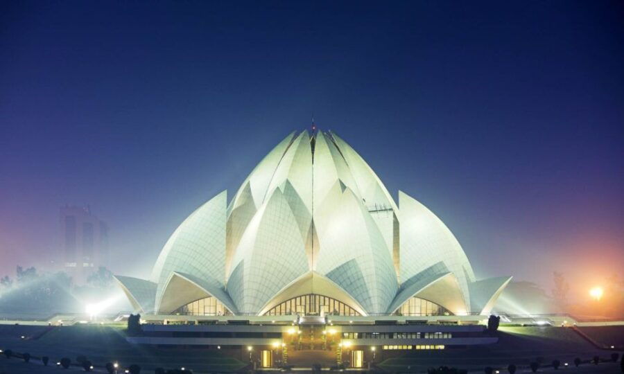 Delhi: Old & New Delhi Private Guided Day Trip With Transfer - Good To Know